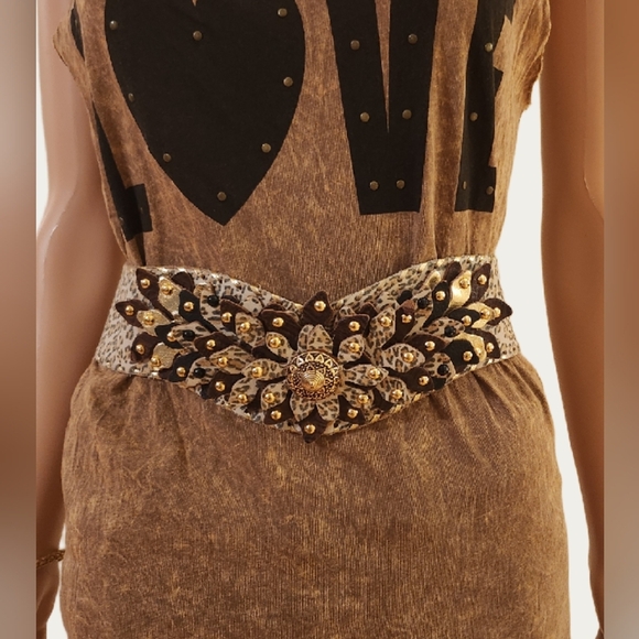 Stunning Leopard Print Leather Belt with Gold Accents, EUC Sz 26" to 31" - Picture 1 of 12
